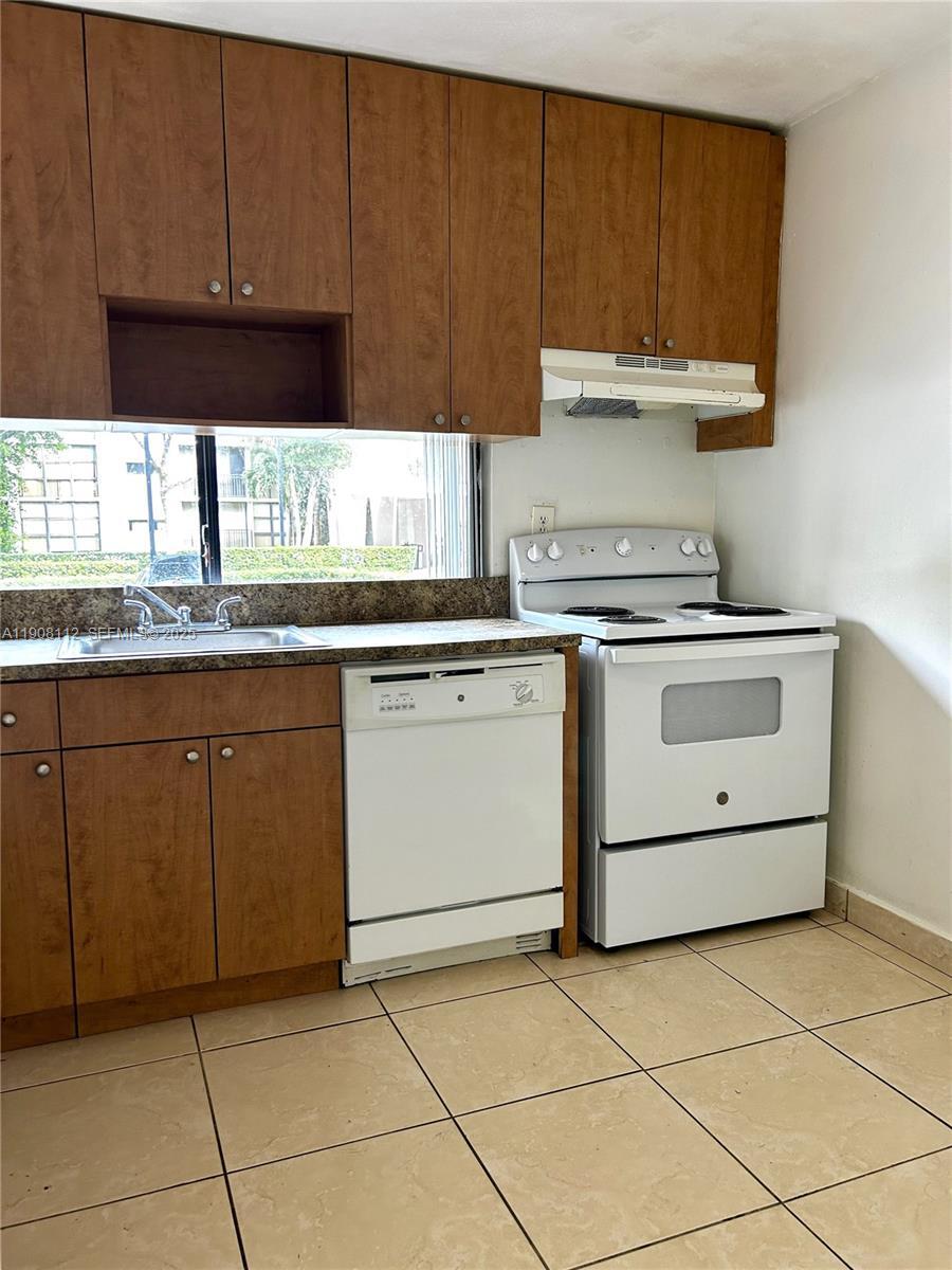 Building Photo - 16909 N Bay Rd