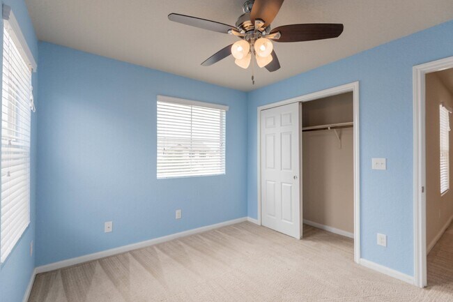 Building Photo - 3534 York Crest