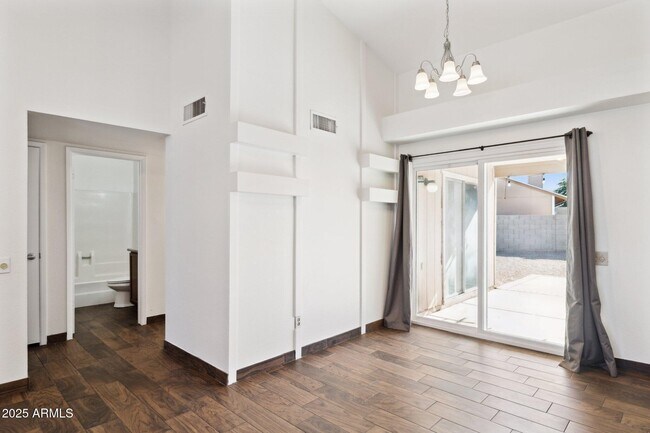 Building Photo - 7027 S 40th Pl