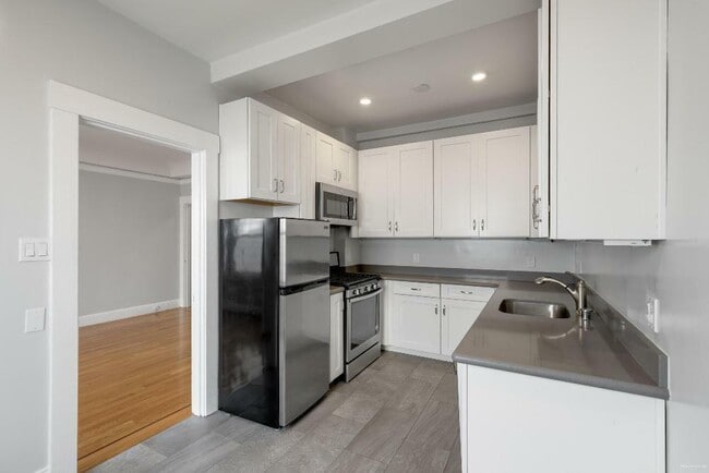 Building Photo - 312 Fillmore St