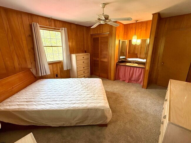 Building Photo - 908 Morris Ln