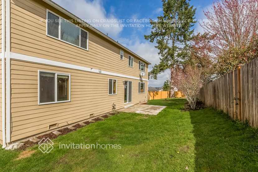 Building Photo - 6717 47th Pl NE