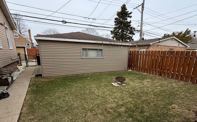 Building Photo - 3742 N Harlem Ave