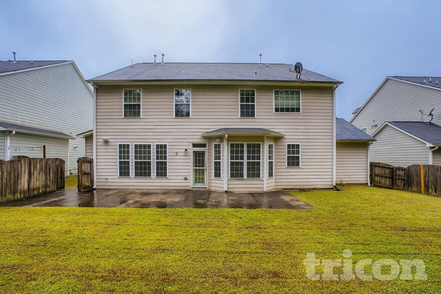 Building Photo - 341 Revolution Dr