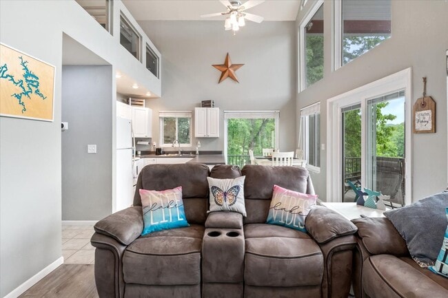 Building Photo - 24 Mimosa Rd