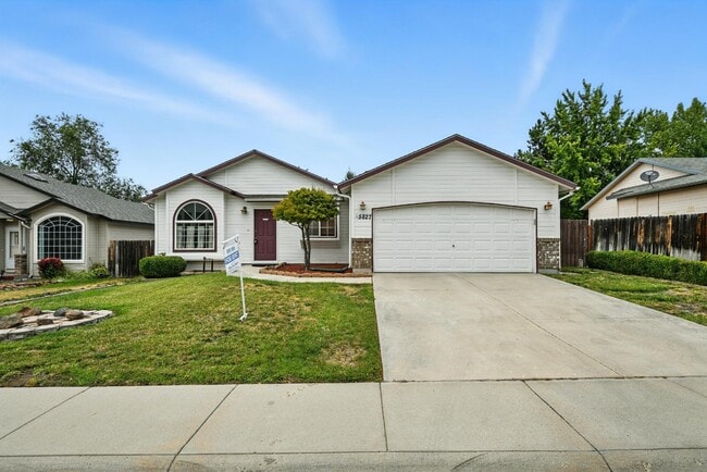 Building Photo - 5827 Orchid Wy S