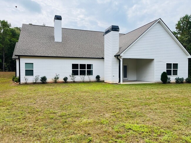 Building Photo - ***MOVE IN SPECIAL*** Wow! Perfect 4 bedro...