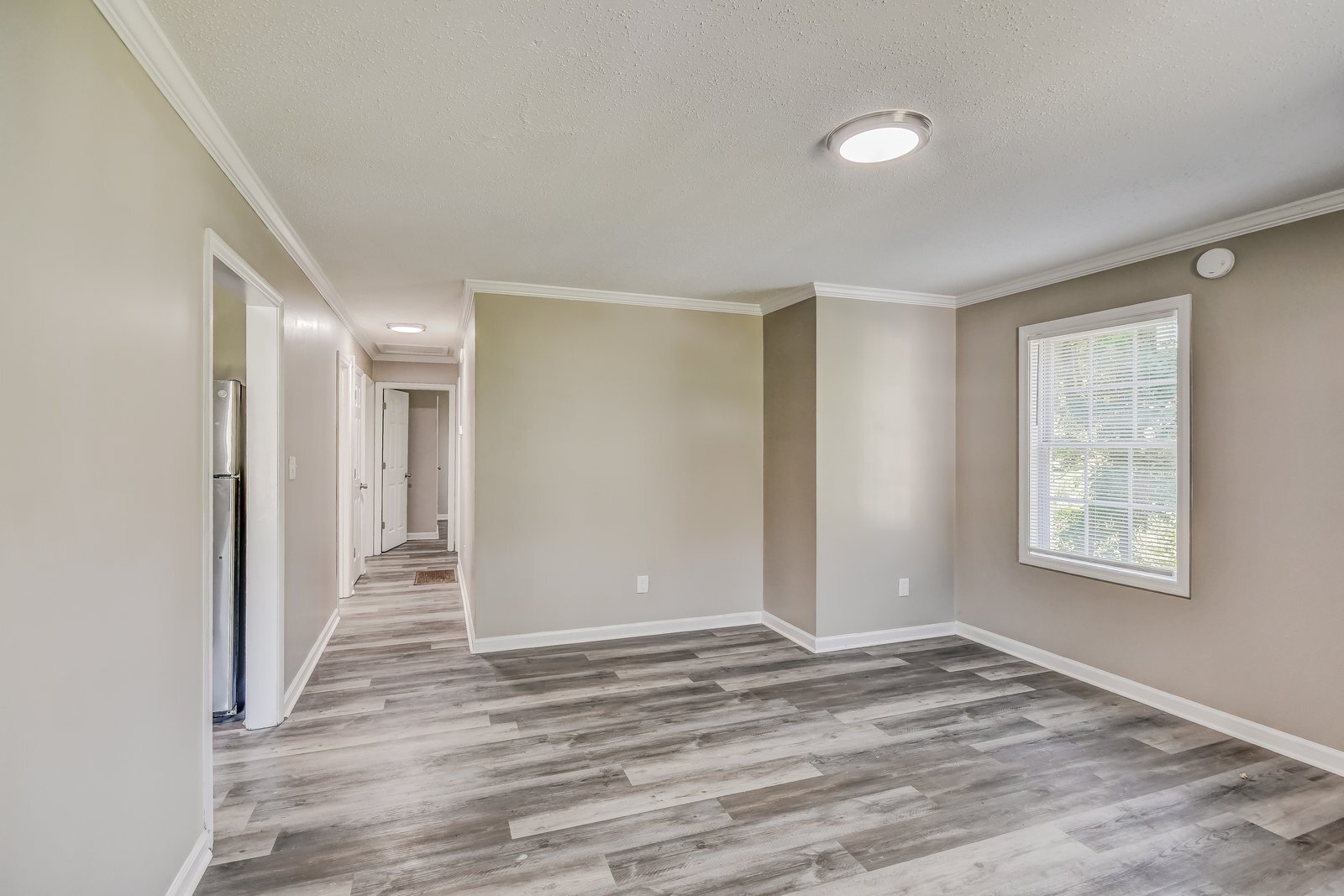 Building Photo - 632 83rd Pl S