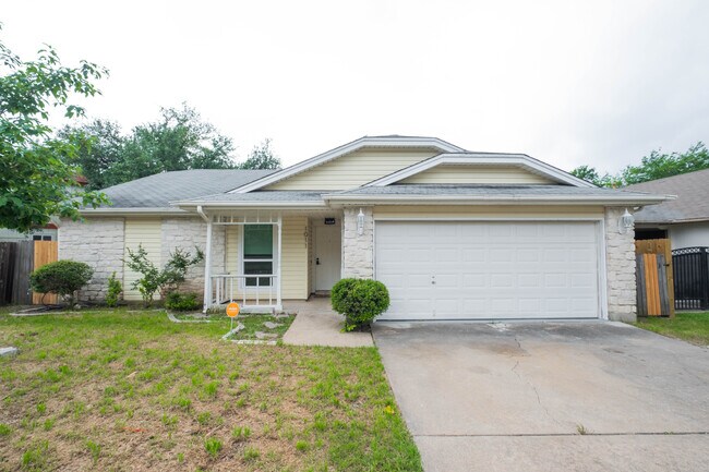 Building Photo - 1011 Bodgers Dr