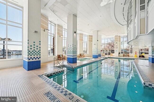 Building Photo - 100 Harborview Dr