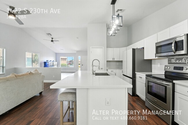 Building Photo - 1422 S 230th Ave