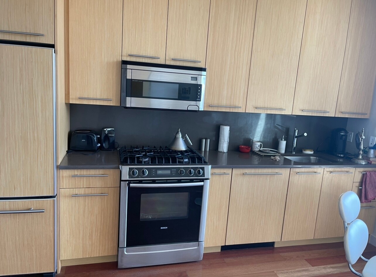 Building Photo - 949 NW Overton St