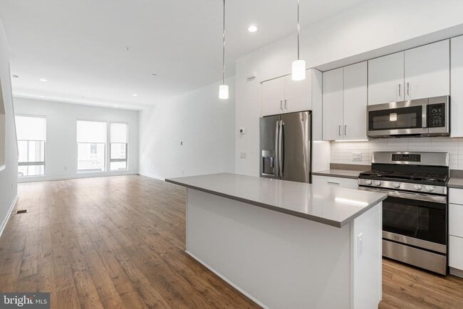 Building Photo - 3126 Pierview Ln