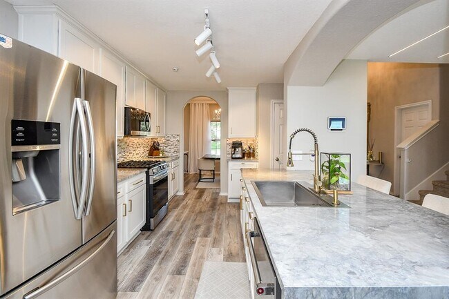 Building Photo - 25611 Winford Estate Dr