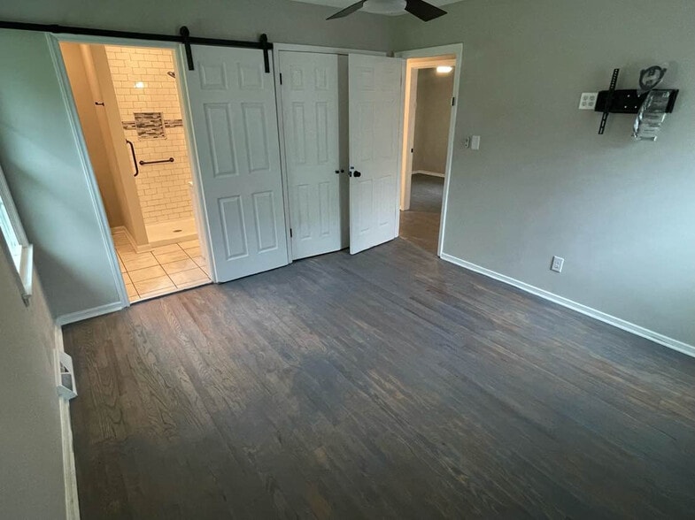 Building Photo - Room in House on Cricketeer Dr