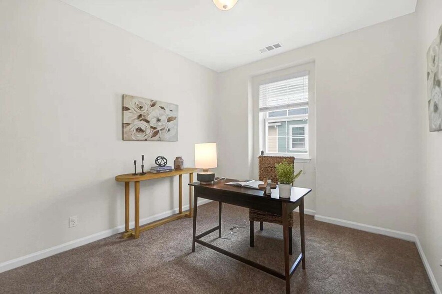 Building Photo - 2502 Jetty Dr