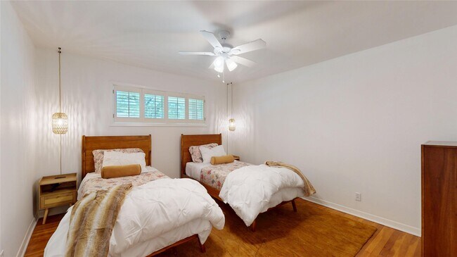 Building Photo - 4826 Waynesboro Dr