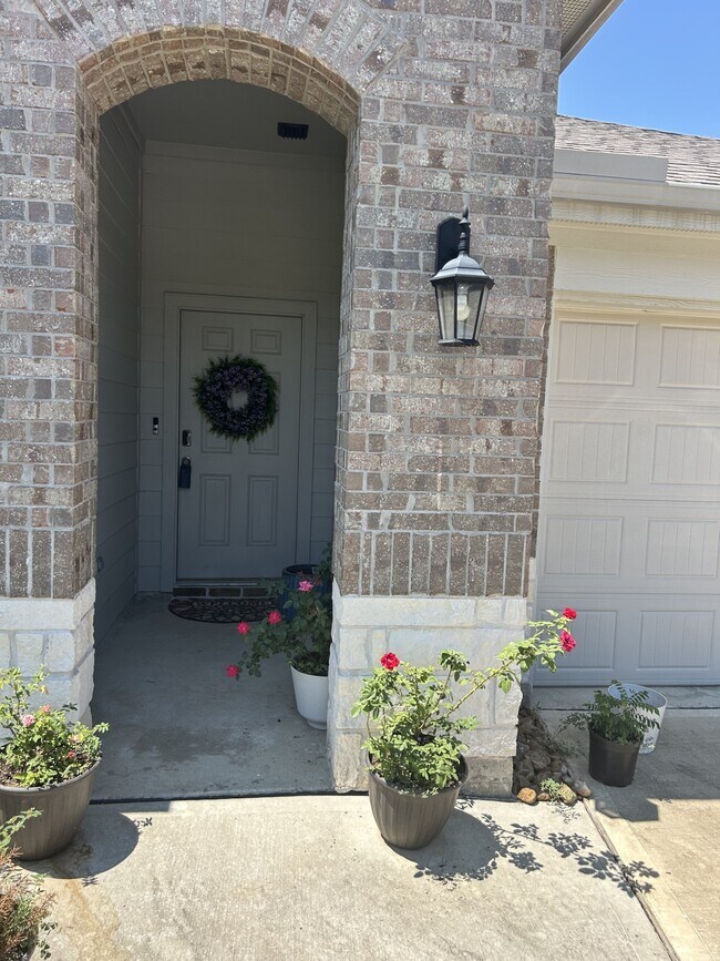Building Photo - 3305 Cold Swan Ct