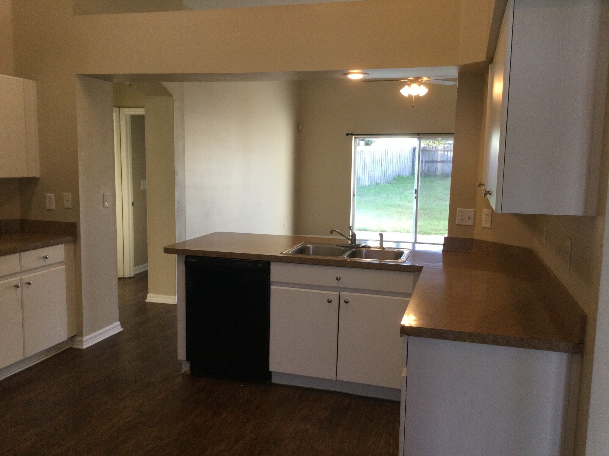 Building Photo - 828 Rocky Mountain Ct