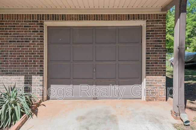 Building Photo - 213 Ashley Dr