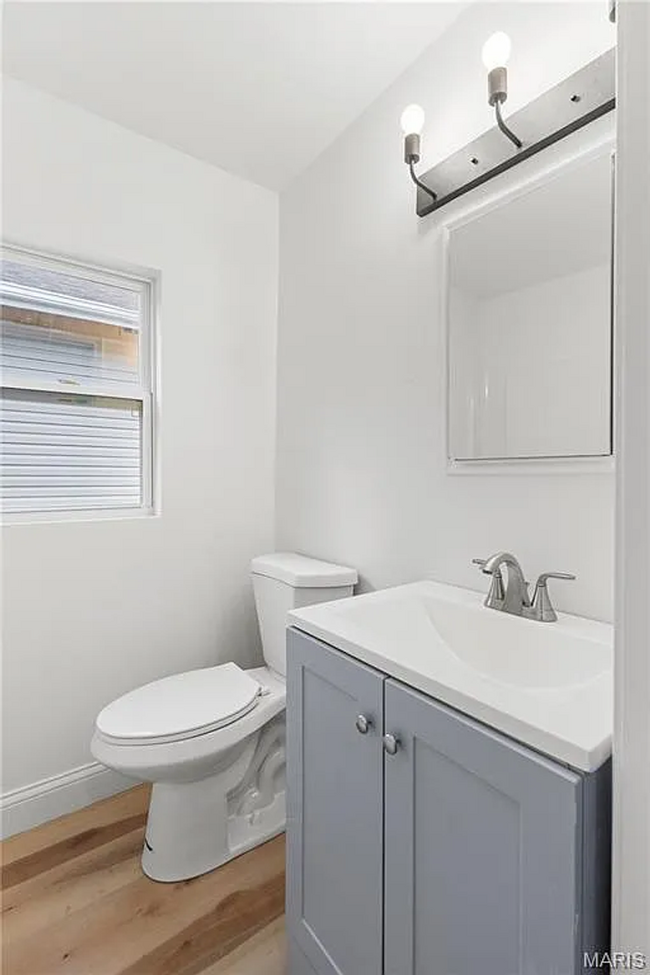 Building Photo - Totally Renovated & Totally Adorable