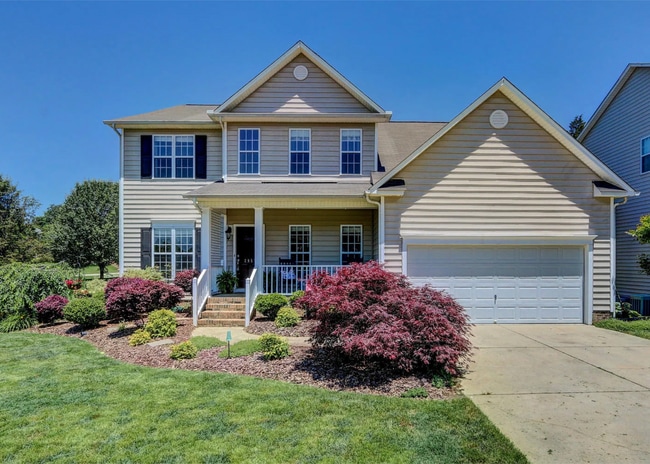 Primary Photo - Stunning 6 bedroom 2.5 bathroom corner lot...
