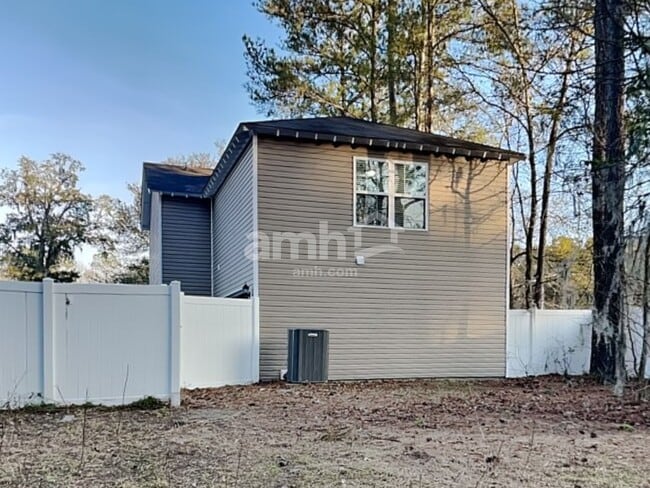 Building Photo - 2 Ristona Dr