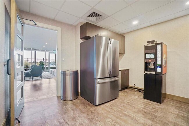 Building Photo - 943 Peachtree St NE