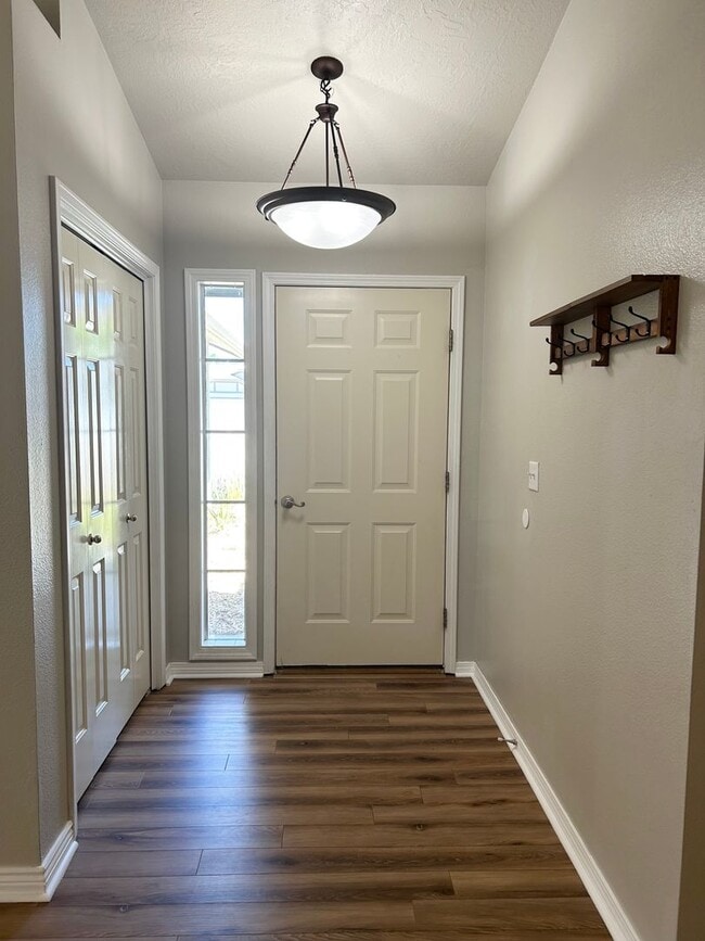 Building Photo - Beautiful Single-Level Home with a Private Backyard Retreat!