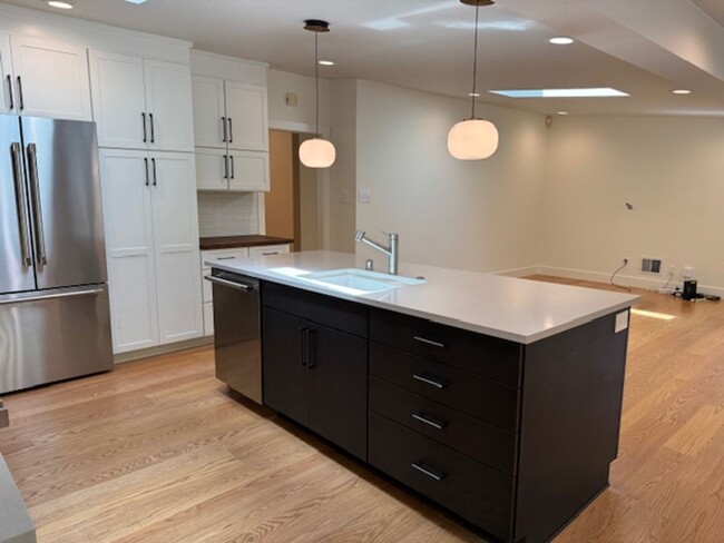 Building Photo - Beautiful updated single level Lafayette h...