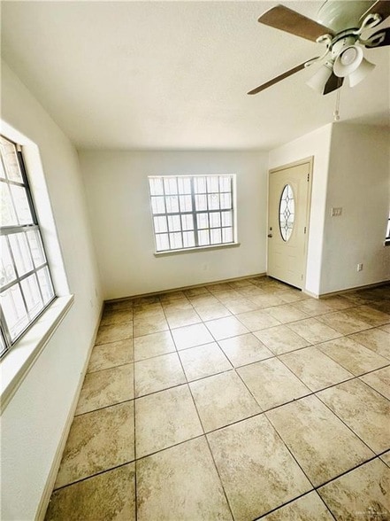 Building Photo - 2804 Gumwood Ave W