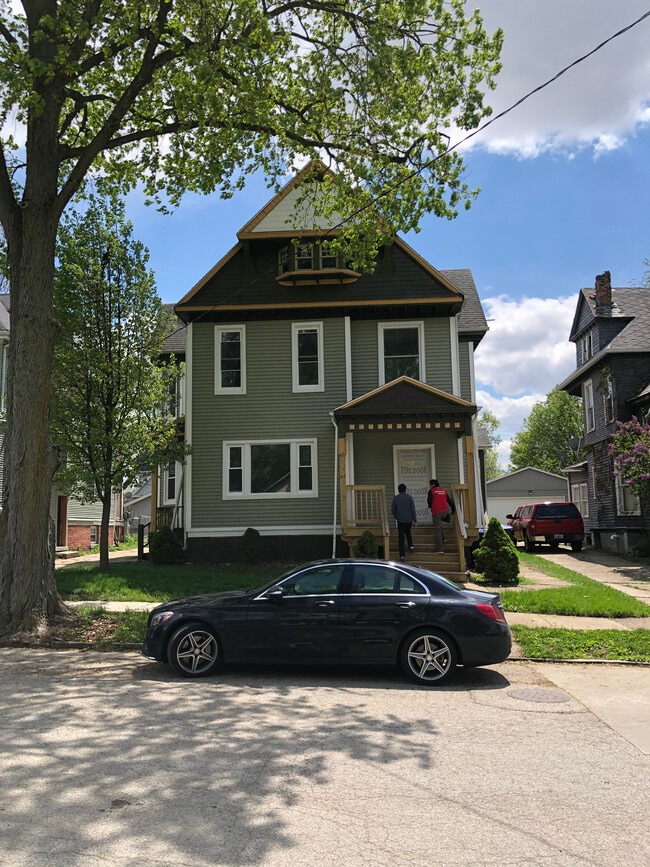 Primary Photo - 507 E Mulberry St
