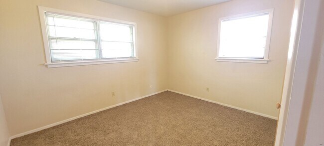 Building Photo - LARGE BRICK HOME CORNER LOT