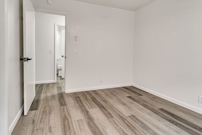 Building Photo - 2417 Becker Pl