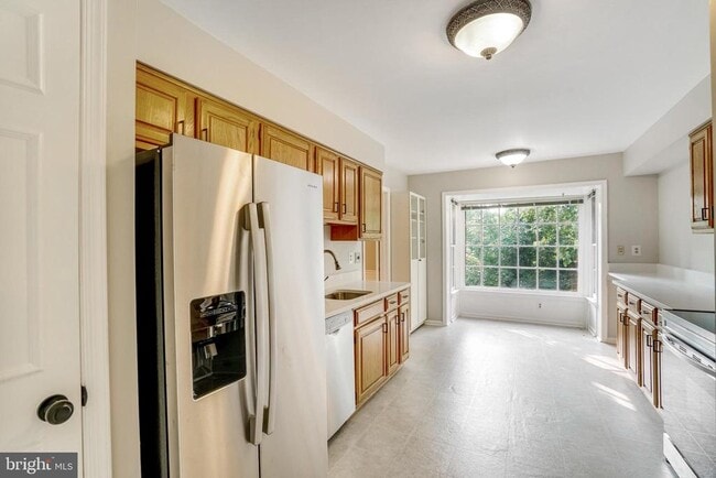 Building Photo - 2131 Kings Mill Ct