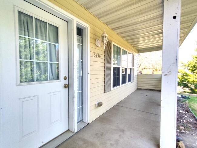 Building Photo - 5948 Oakgreen Ave N