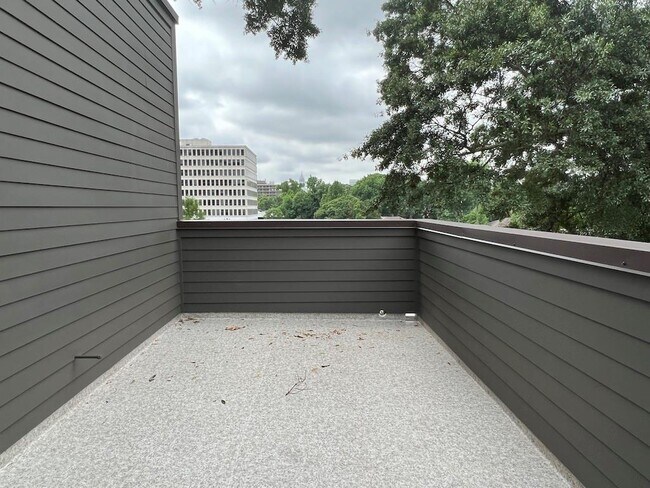 Building Photo - 1819 Huntington Hills Ln NW