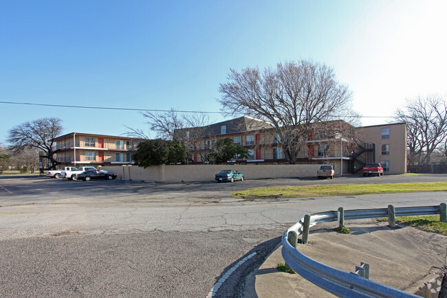 Primary Photo - Crescent Ridge Apartments