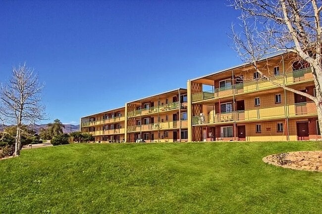 Building Photo - 1806 E La Salle St