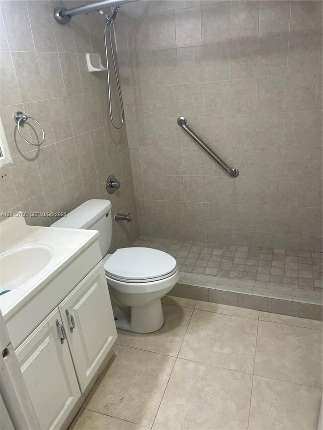 Building Photo - 4115 SW 108th Ave