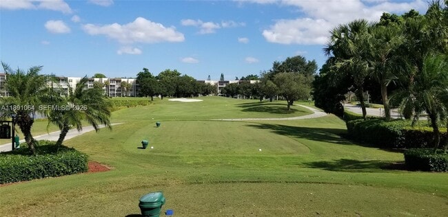 Building Photo - 9430 Live Oak Pl