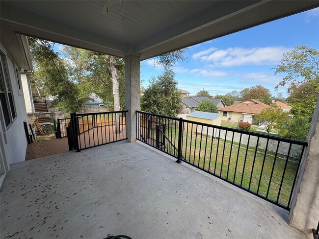 Building Photo - 3314 Thomas Kincheon St