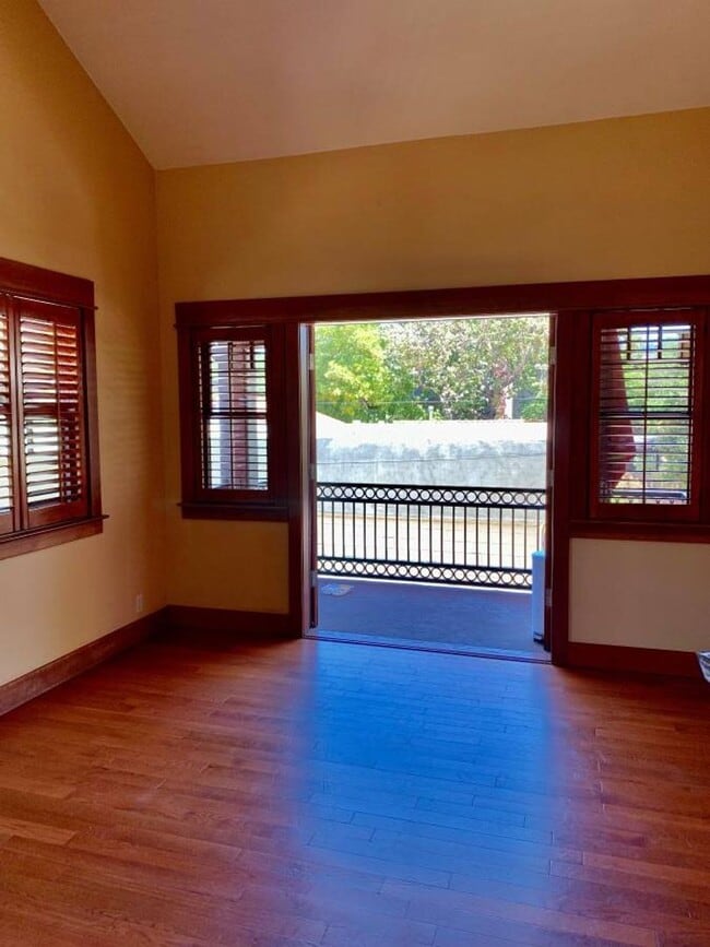 Building Photo - 3 Bedroom/2 Bath Downtown SLO