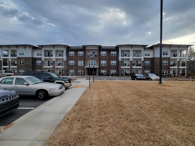 Building Photo - Brentwood