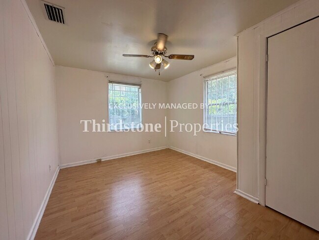 Building Photo - 3317 Jones St