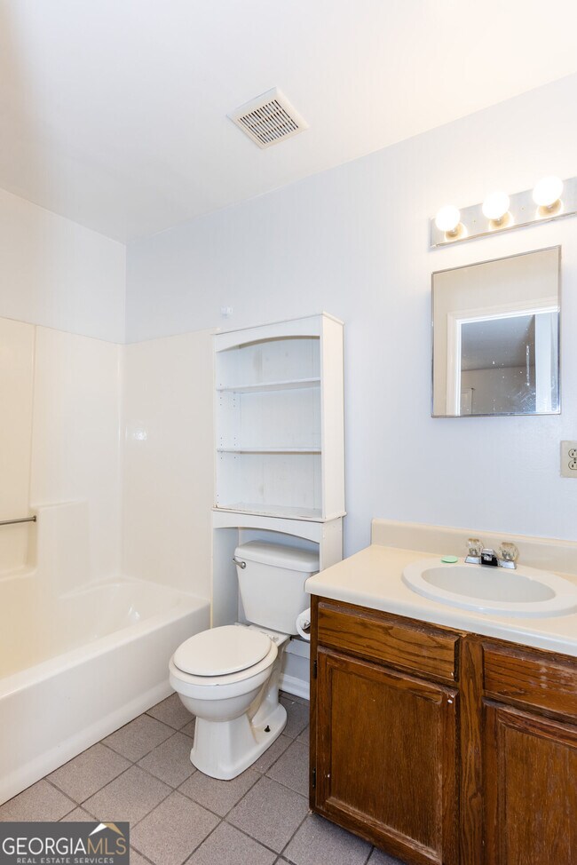 Building Photo - 656 Bellemeade Ave NW