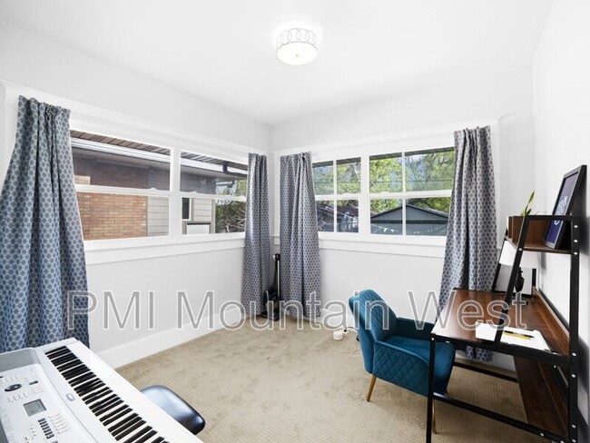 Building Photo - 647 Bryan Ave