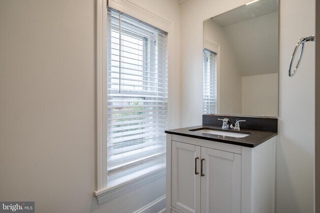 Building Photo - 310 W Biddle St