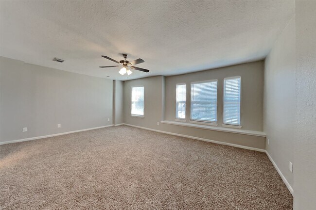 Building Photo - 17919 Royal Gate Ln
