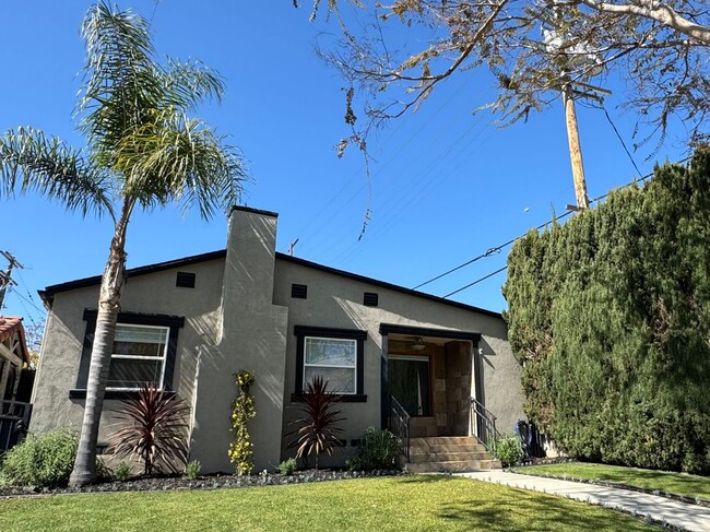 Building Photo - 419 S Almont Dr